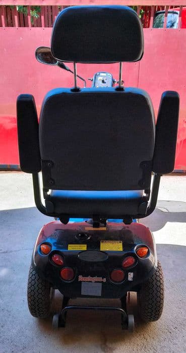 Scuter electric pentru persoane cu handicap