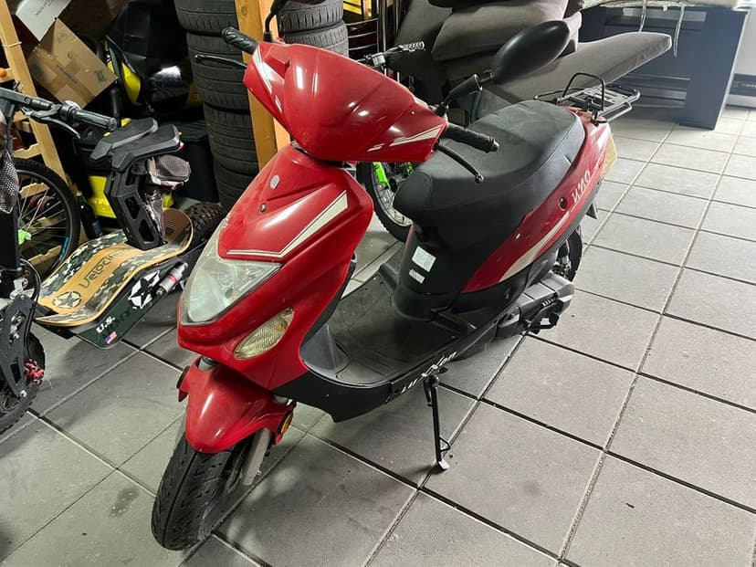 Vand UNO 50 in stare foarte buna.