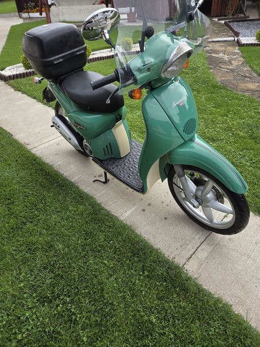 Vând scuter Aprilia Scarabeo 50cc