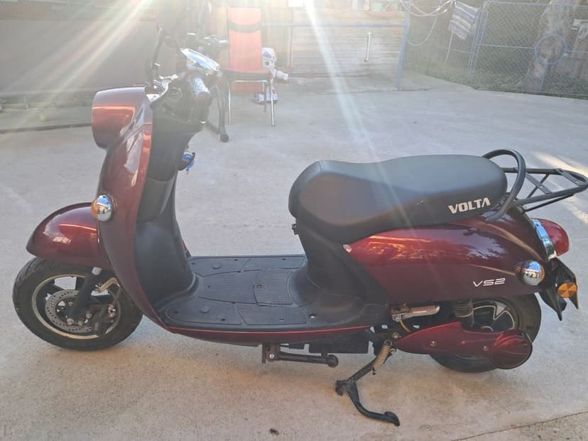 Scuter electric model vs 2 stare foarte bună