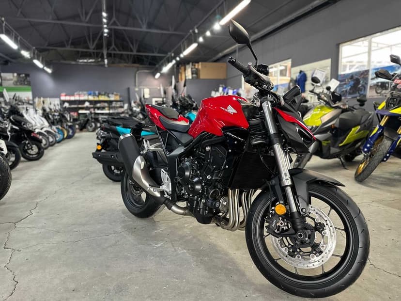 Honda CB 1000 Hornet 2025 prin Honda Constanta by EST BIKE