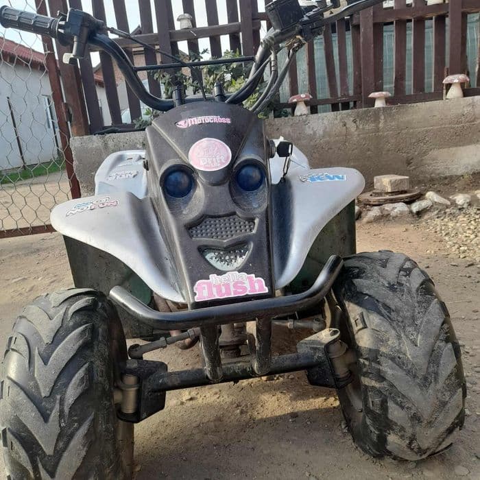 Vând ATV 49 CC pe benzina