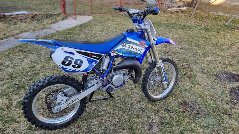 Motocicleta Yamaha YZ 85