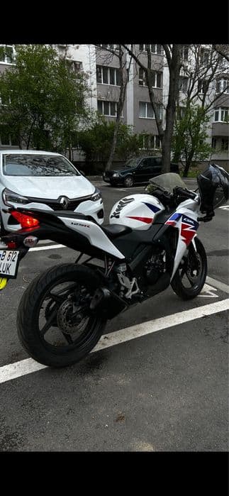 Honda cbr125r 2014
