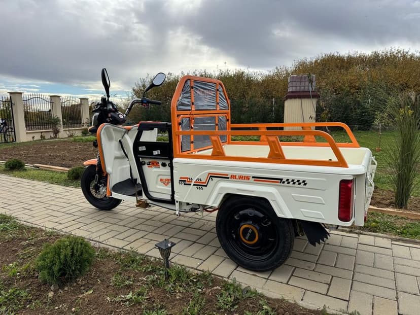 tricicleta electrica noua,0 km