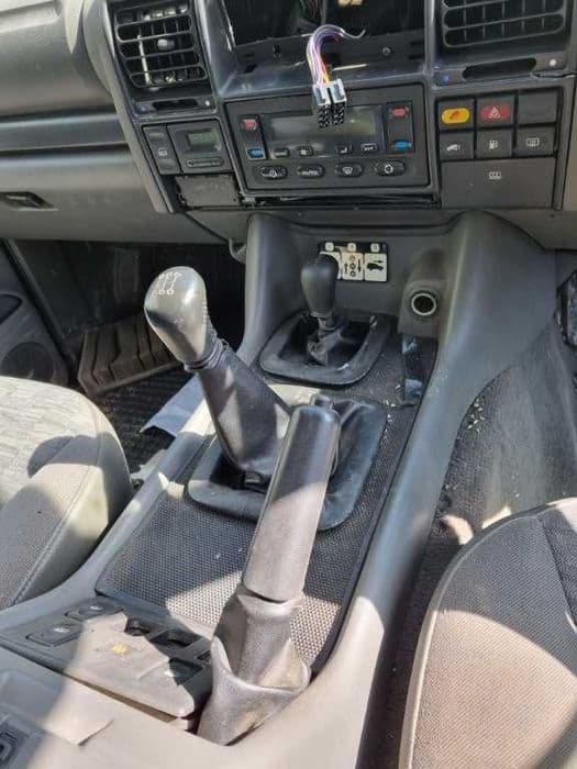 Dezmembrari Land Rover Discovery 2 td5 1999-2004 / piese / dezmembrez