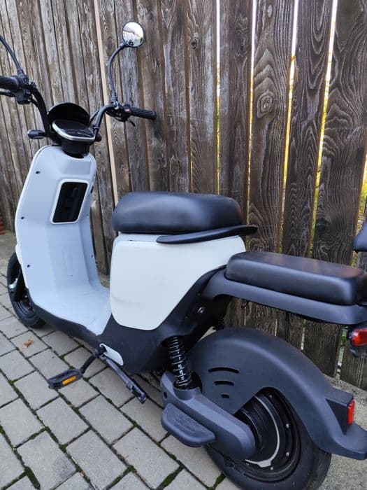 Vând scuter electric nou.