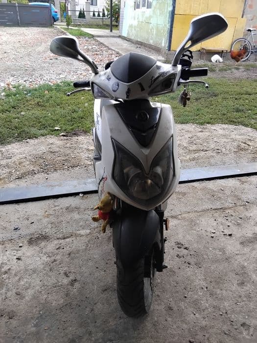 Vand scuter sym jet 4r nu pornește pret 250euro nu pornește