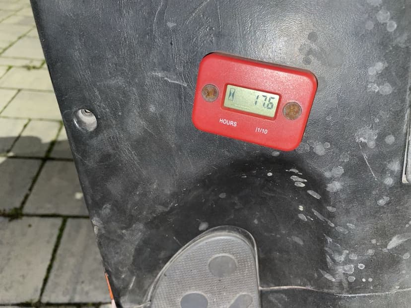 Vand scuter aprilia rally 80 cc sport in stare perfecta