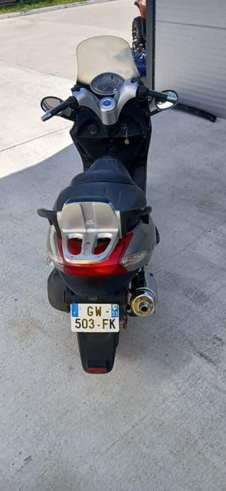Vând scuter 125cm