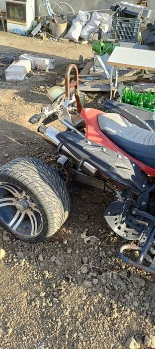 Vînd ATV 250cc prețul este Neg.