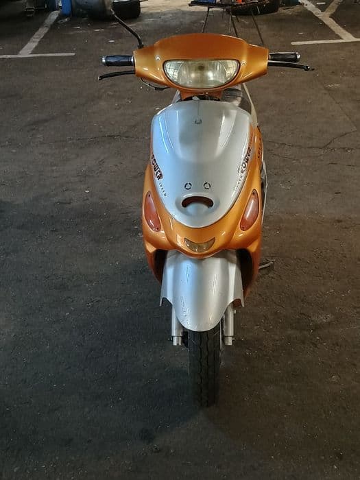 Scuter 50cc Guoben Gb50qt-16