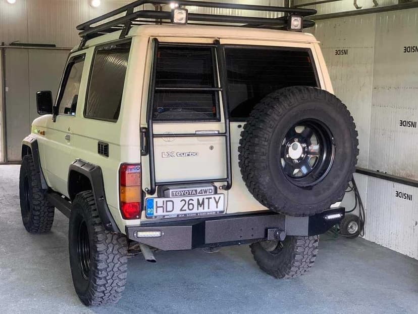 •Toyota Land Cruiser J70 2.5 turbo diesel 4x4 autoutilitara