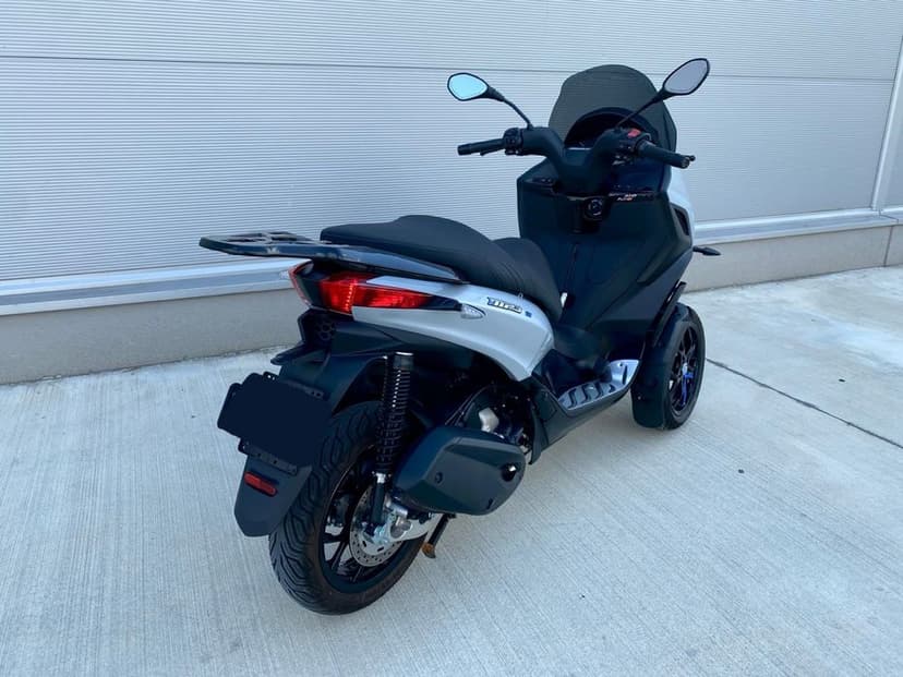 Piaggio MP3 S motor:310cmc 26cp Euro 5+ an:12.2024 Km:860 INMATRICULAT