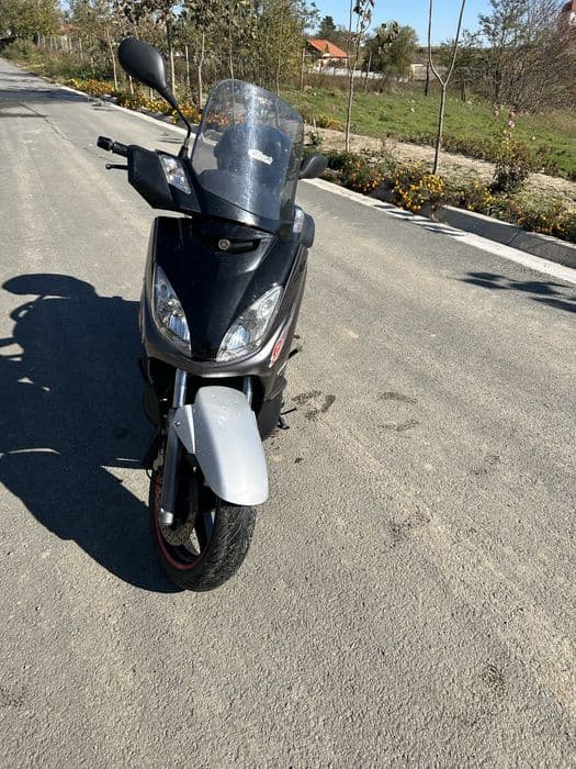 Vand sau schimb yamaha xmax 250