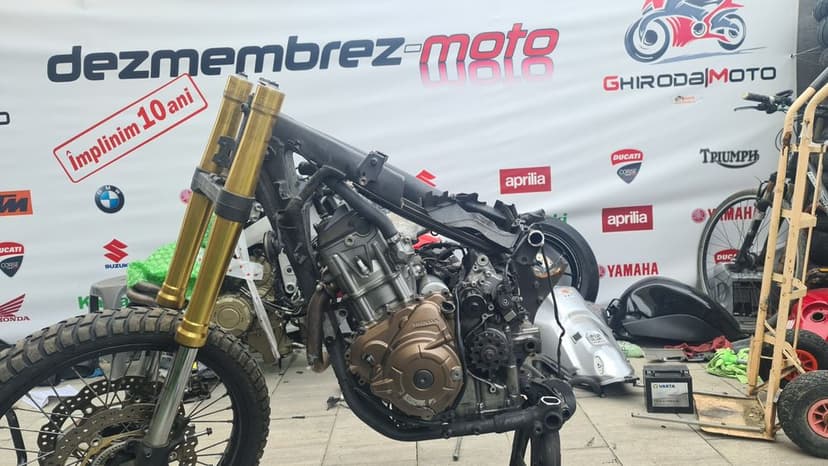 Motor Honda CRF 1000 Africa Twin, cutie automata