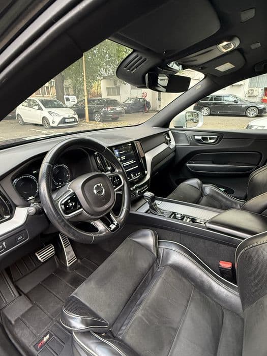 Volvo XC60 D4 R-Design 190CP • Automat • LED • Navi • Piele • 2019