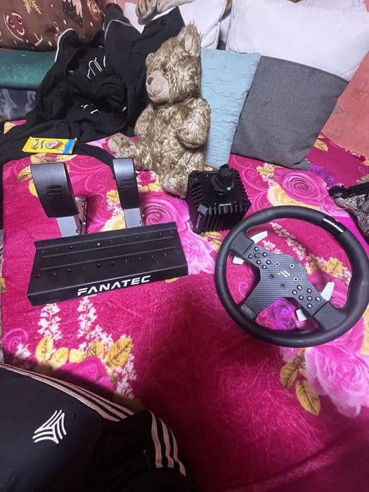 Vând volan FANATEC sau Schimb cu atv de 200cc sau scutere