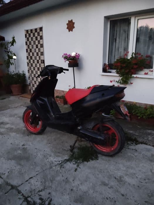 Scuter Aprilia sr1 de 80 CC
