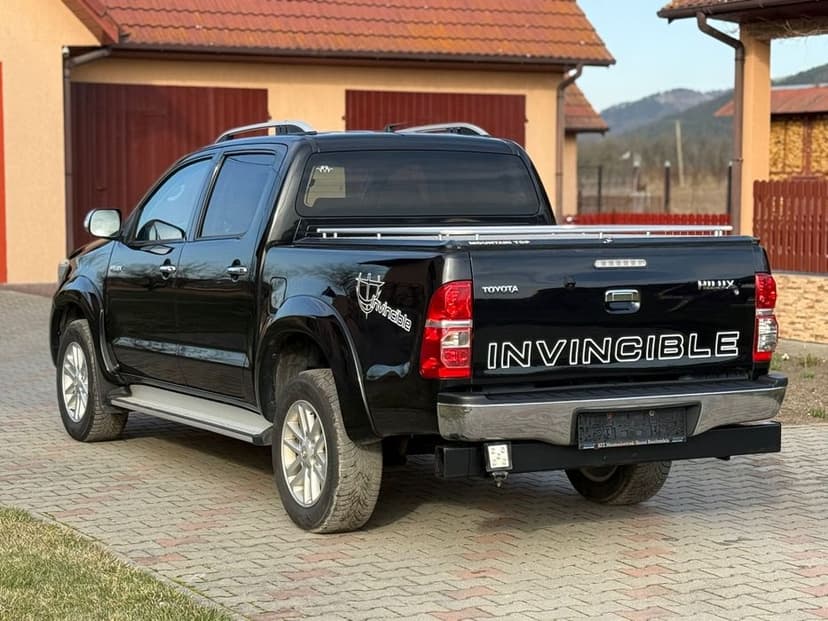 Toyota Hilux Invincible / 2014 / 3.0 diesel / Full