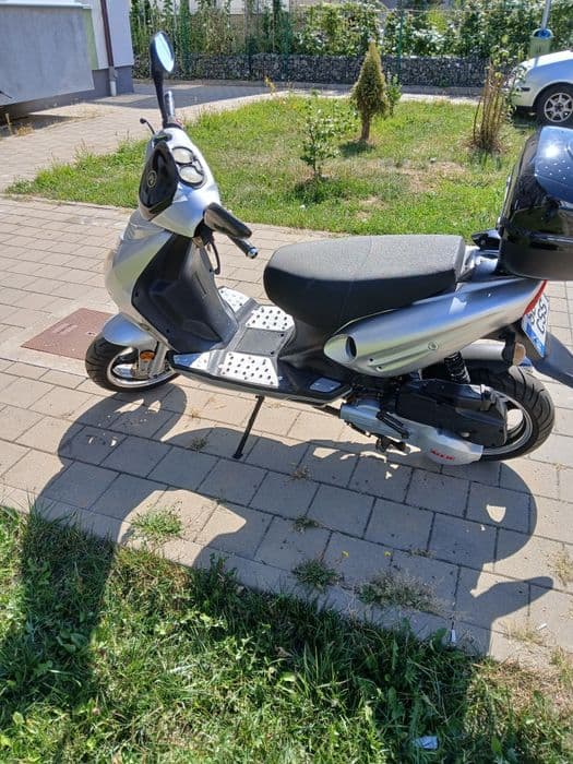 Vând scuter Rex 125cc