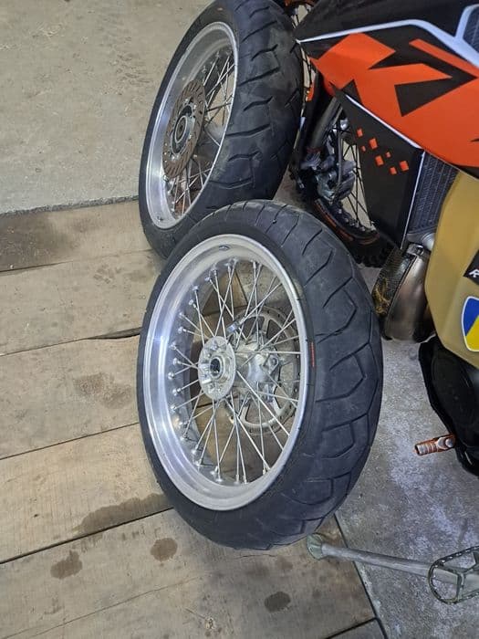 Vand roti supermoto