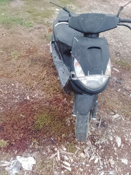 Vând scuter peugeot
