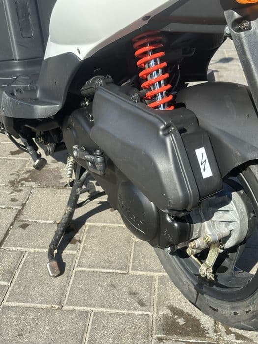 Kymco Agility Carry 50ccm aproape nou, 4000 km, inmatriculat, acte zi