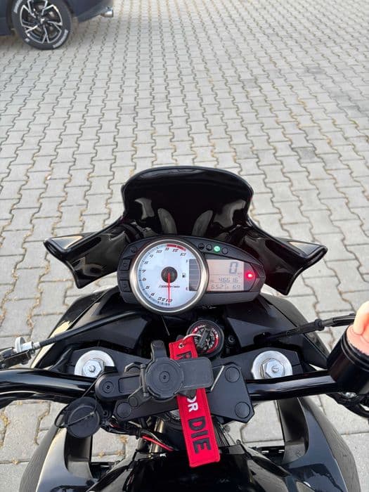 Kawasaki Z1000 Naked - Touring Edition