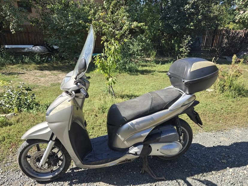 Scuter Honda Sh300