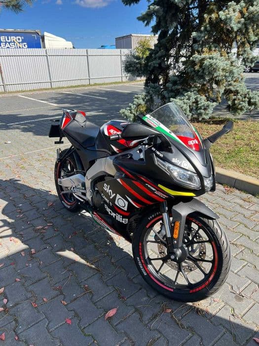 Motocicleta Aprilia 125rs