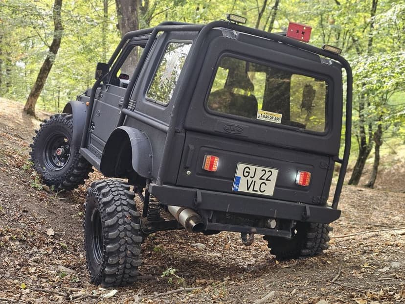 Suzuki Samurai 1.8is