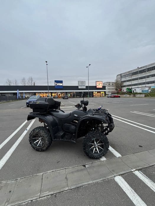 Vând atv hisun 700