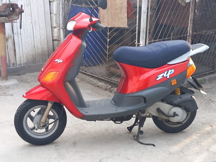 Scuter Piaggio Zip