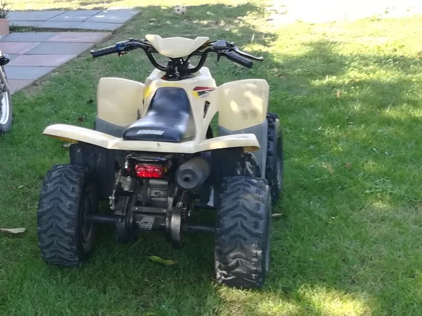 Vând ATV pentru copii