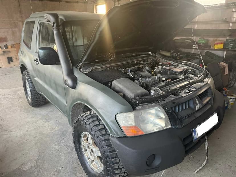 Mitsubishi Pajero MK3 3.2 Di-D Autoutilitară