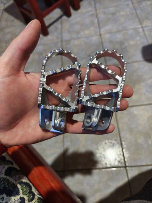 Vând scărițe pentru cross