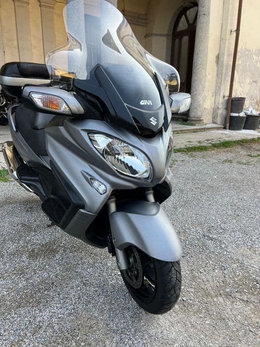 Suzuki burgman 650 executive