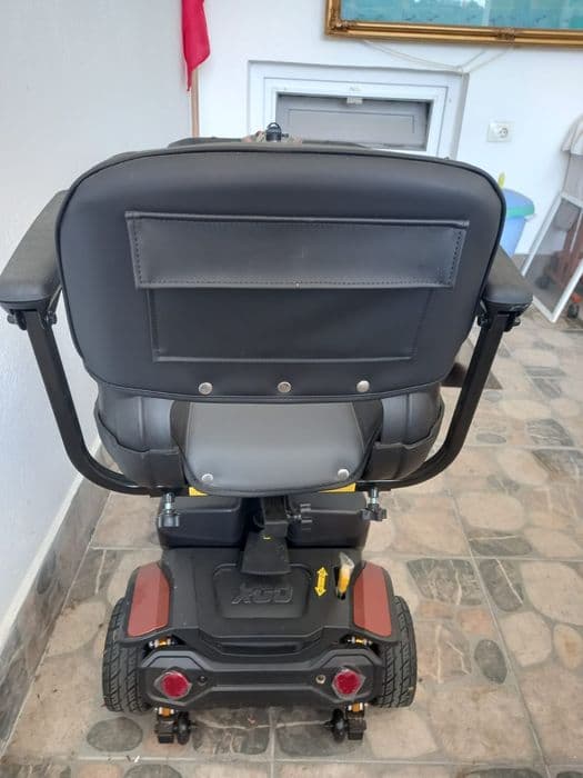 Scuter pe 4 roti pentru adulți