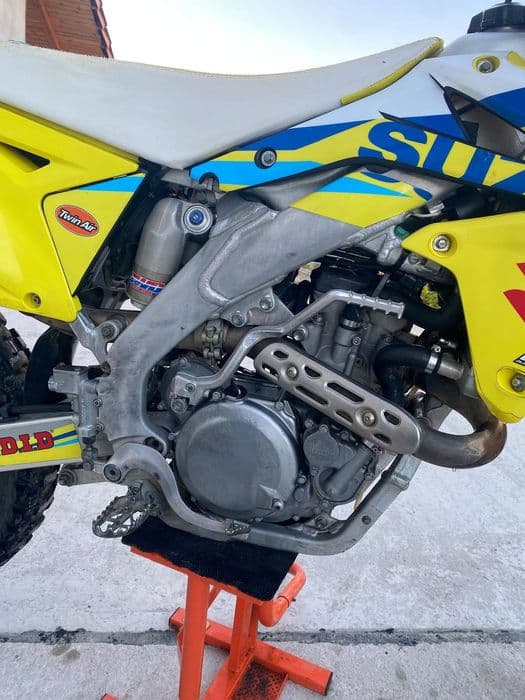Cross Suzuki RMZ