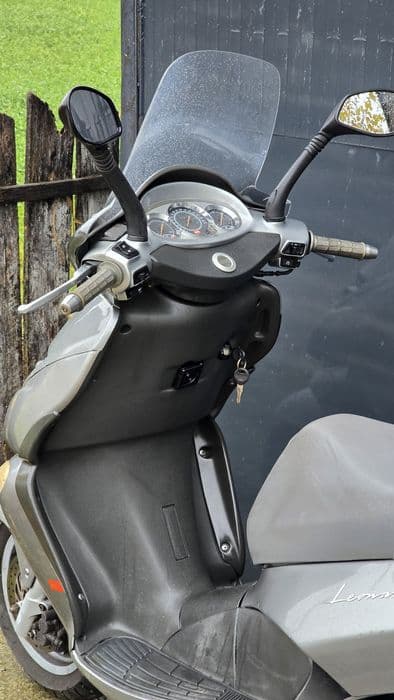 Scuter Aprilia Leonardo 250cc inmatriculat
