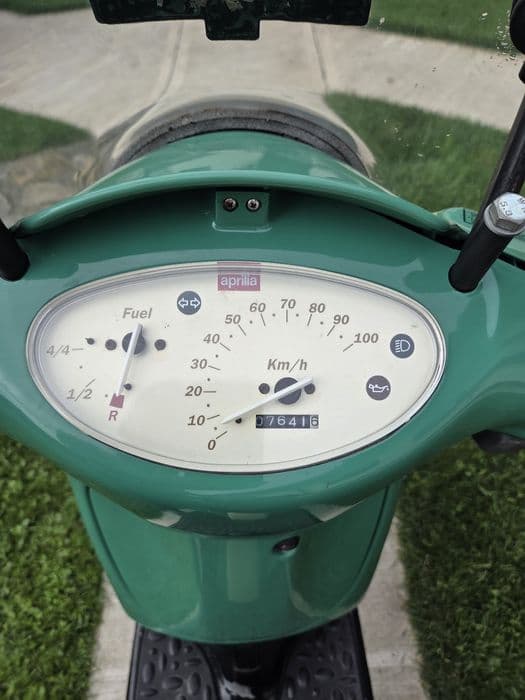 Vând scuter Aprilia Scarabeo 50cc