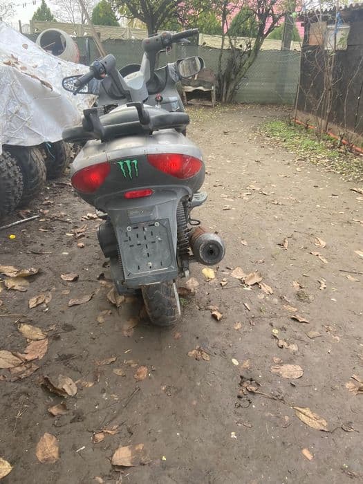 Vând scuter bun cu acte