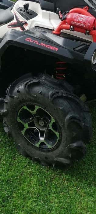 Vând roți Can Am Outlander