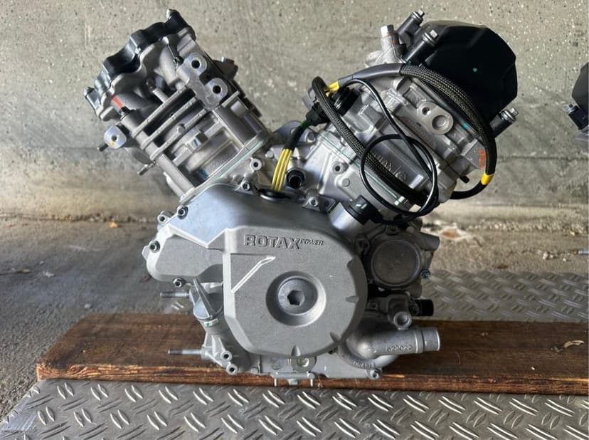 Motor Can am outlander renegade 1000R