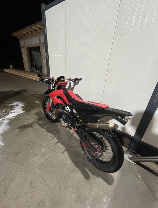 Vand sau schimb cross aprilia sx 85 2t cu volan gaming