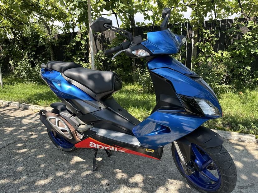 Scuter aprilia sr 50 .Dezmembrez