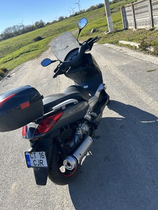 Vand sau schimb yamaha xmax 250