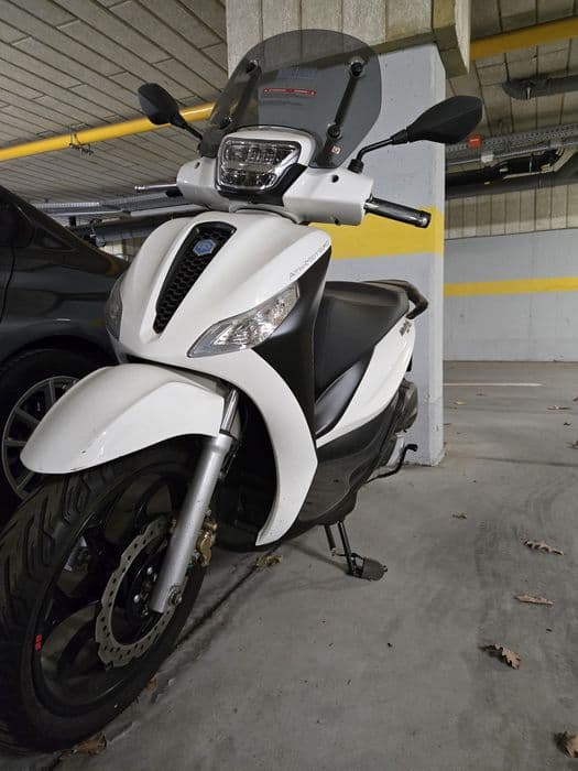Scuter Piaggio Medley 125 S ABS – MY2024 – 350 km - Alb Luna