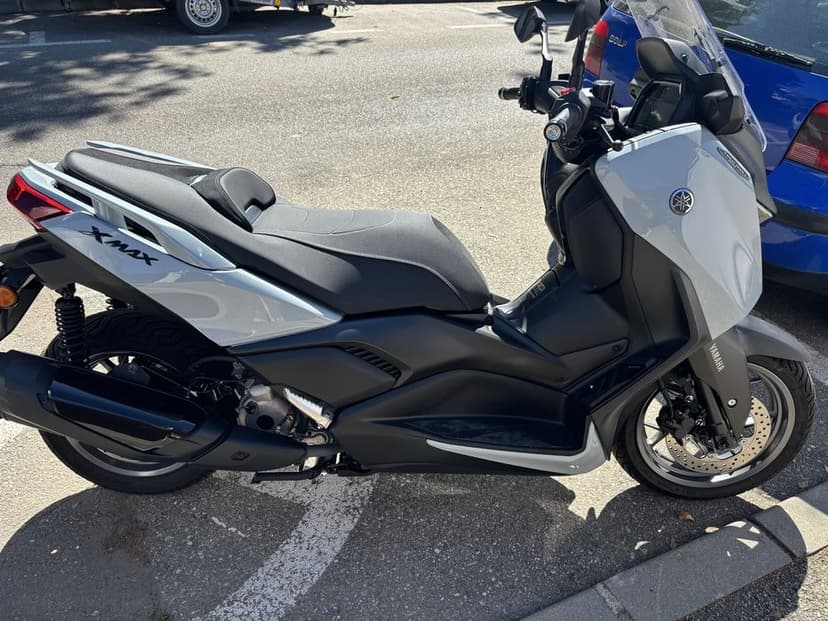 X max 300 tech max + 2025 garantie 2028